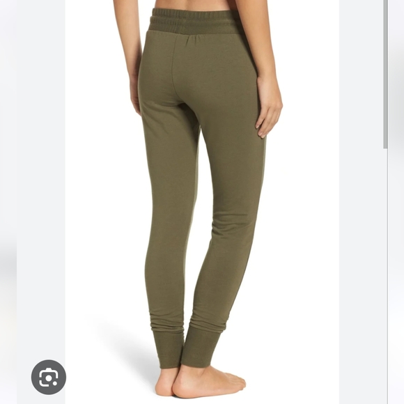 Free People Movement Sunny Skinny Sweatpant Joggers in Everest Olive - Picture 2 of 11